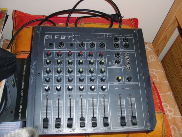 
Mixer FBT da verificare per il funzionamento.
Valutazione 50 euro.