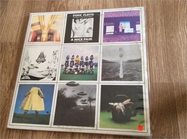 Pink Floyd- a nice pair. Anno 1967.
Valutazione 35 euro